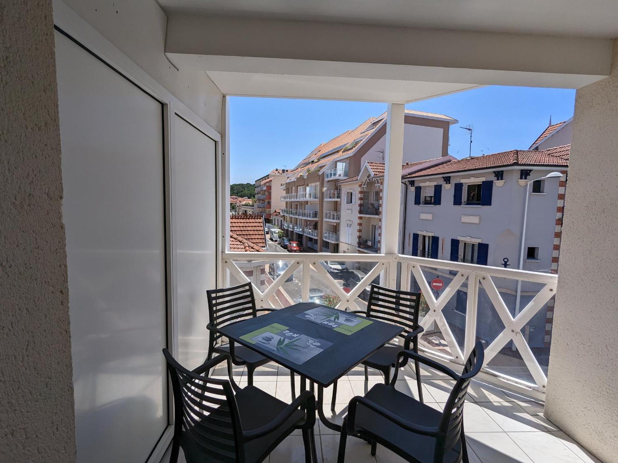 Arcachon Centre : Charmant T2 Avec Loggia, Parking Securise Et Proche Plage - Fr-1-420-61 Exterior photo